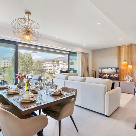 3 Bedroom Oasis 325 With Pool And Gym Apartmán Estepona