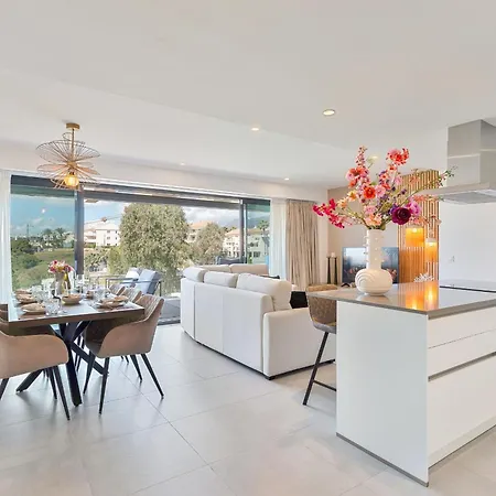 3 Bedroom Oasis 325 With Pool And Gym Apartmán