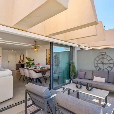 3 Bedroom Oasis 325 With Pool And Gym Apartmán Estepona