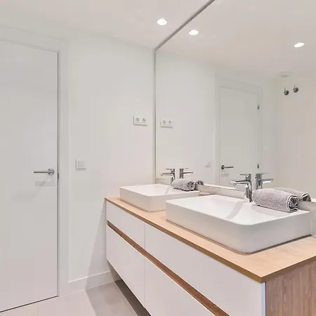 3 Bedroom Oasis 325 With Pool And Gym *