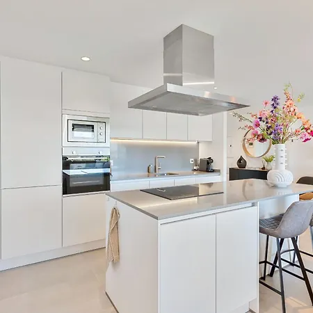 3 Bedroom Oasis 325 With Pool And Gym Estepona