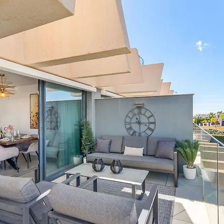 3 Bedroom Oasis 325 With Pool And Gym Apartmán